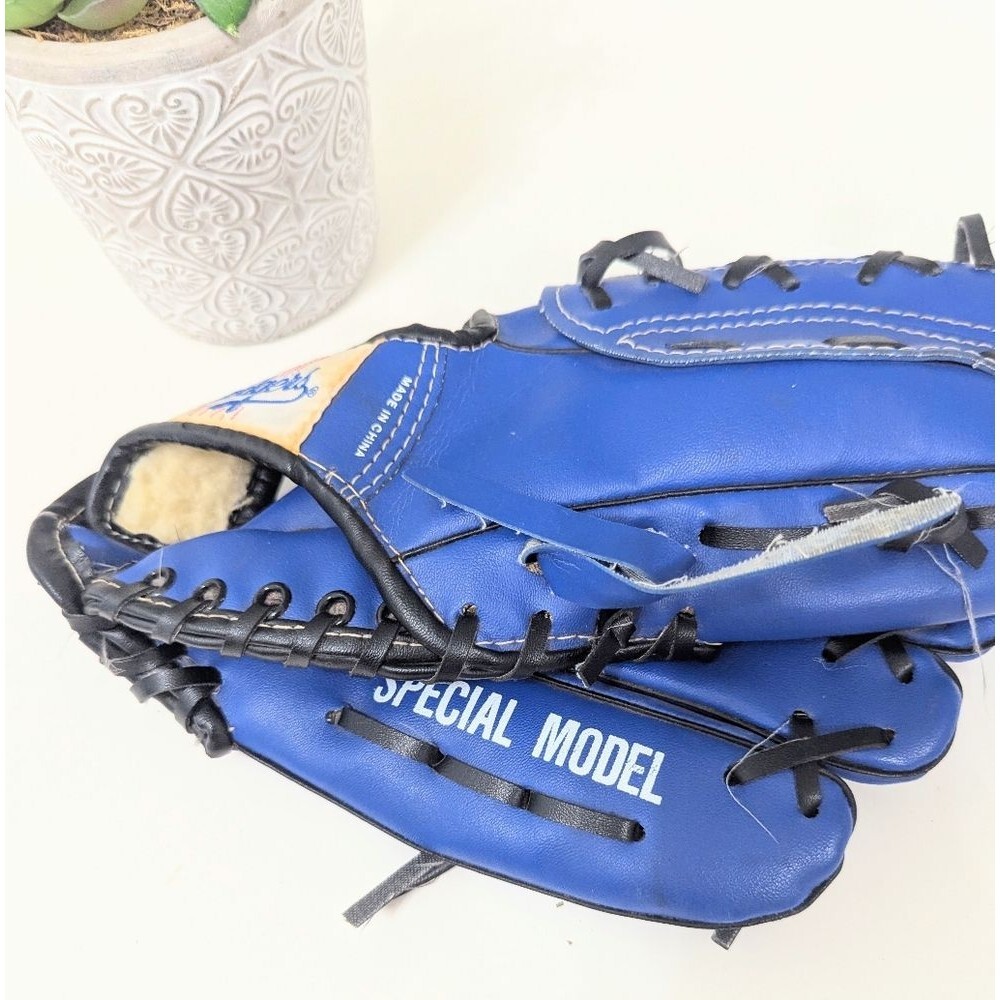 VINTAGE SGA Los Angeles Dodgers MLB Target youth baseball glove 2605